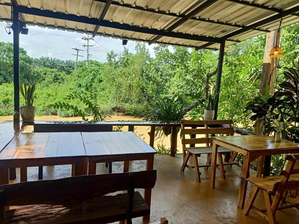 Suankafae Resort สวนกาแฟรีสอร์ท Surat Thani Exterior foto